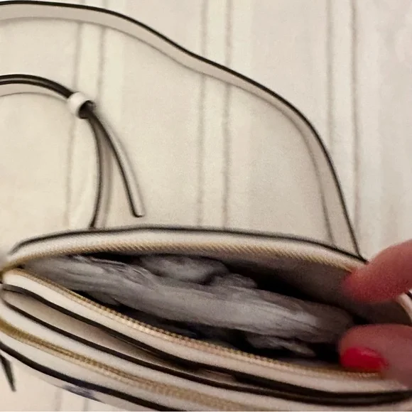 Kate Spade Flower Crossbody Bag - NWT - Picture 5 of 9